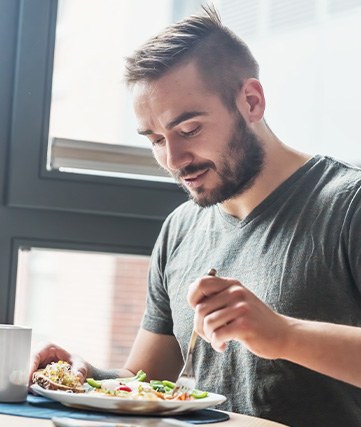 Frisco patient eating healthy at a restaurant